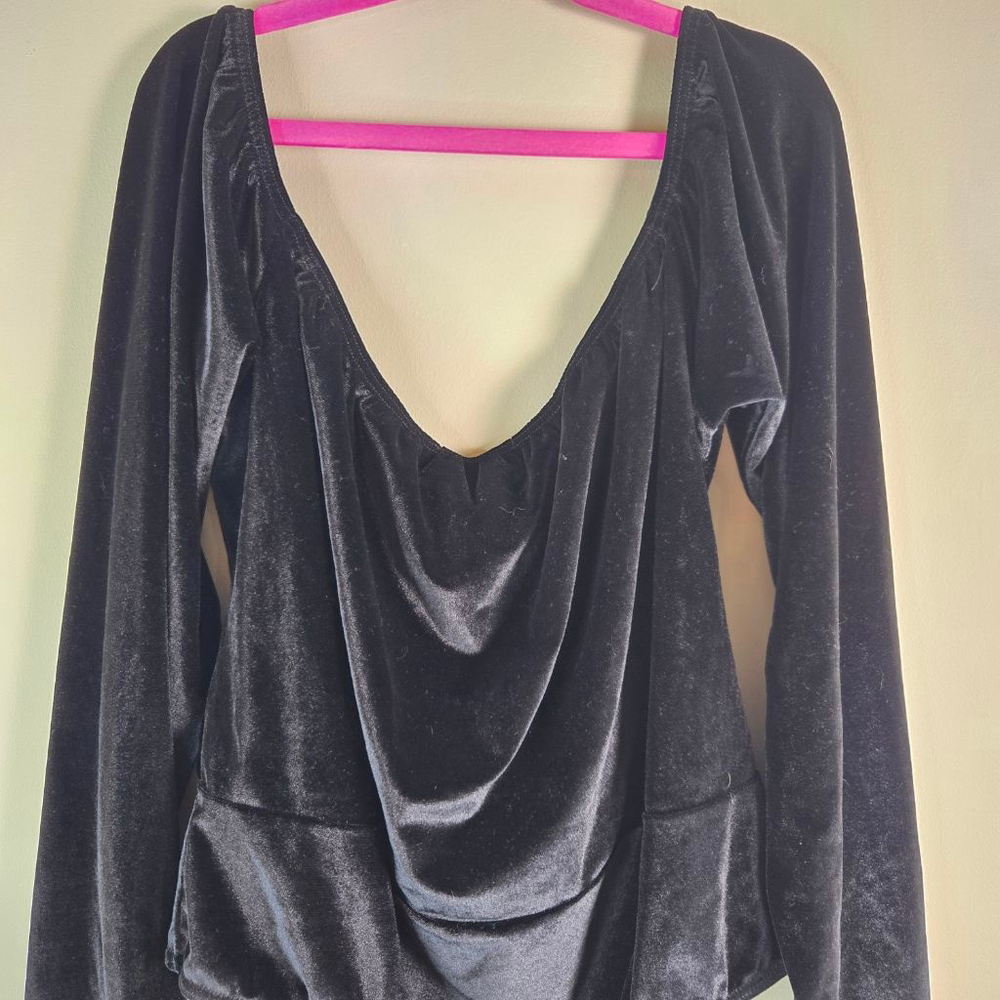 Women's PRETTYLITTLETHING Plus Black Velvet Bardot Wrap Bodysuit 18 - Picture 11 of 14